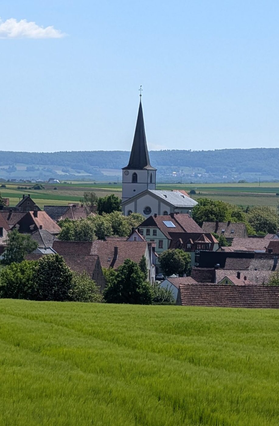 Frankenwinheim-kriche Foto der Kirche in Frankenwinheim mit Altort